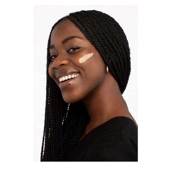 Uoma by Sharon C Primed to Glow! Illuminating Prep Primer - Picture 5 of 7